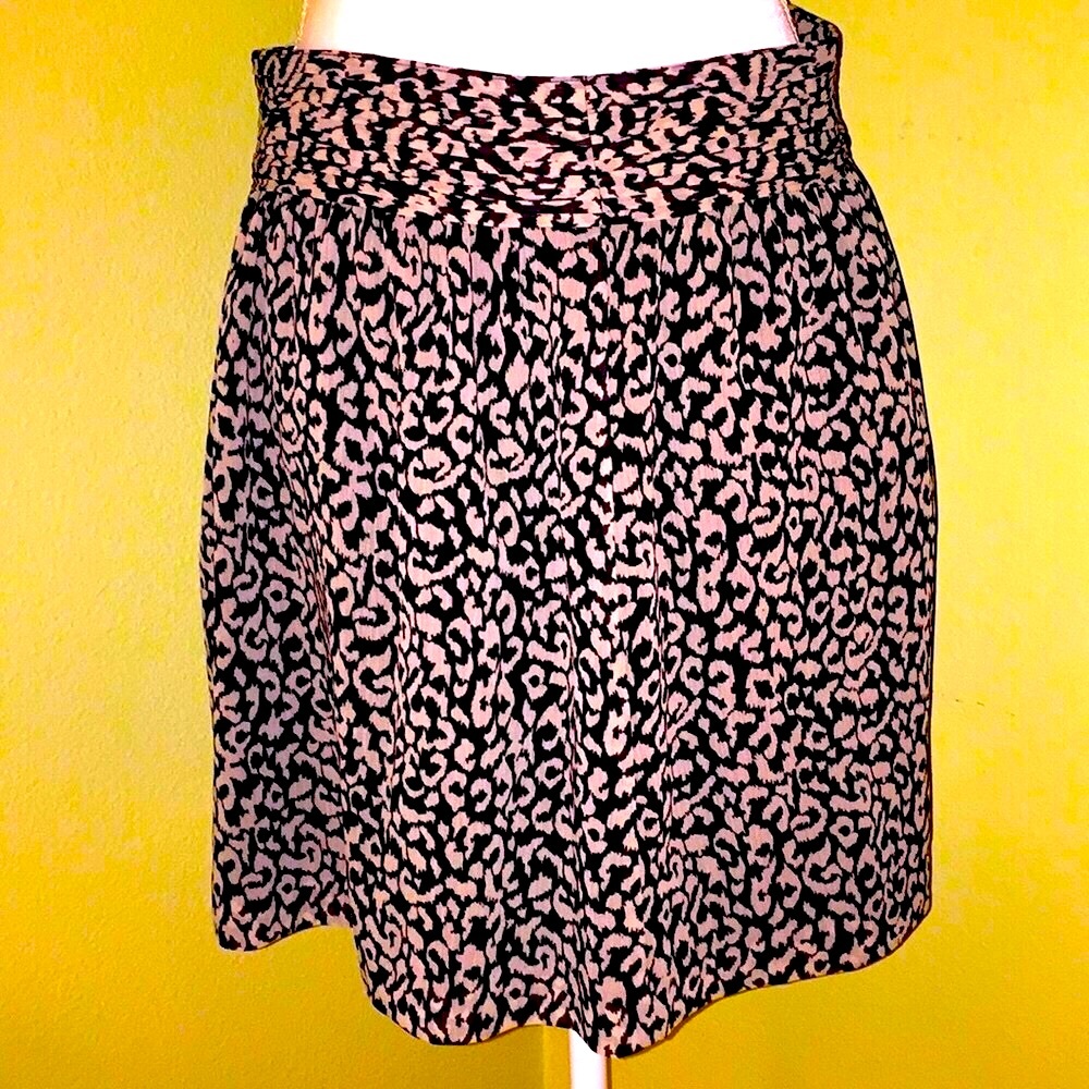 NEW ANN TAYLOR Loft Black/Beige Print Mini Skirt-0